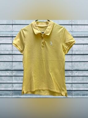 Disney Yellow Polo Women's Short Sleeve Top - Classic Collared Tee L